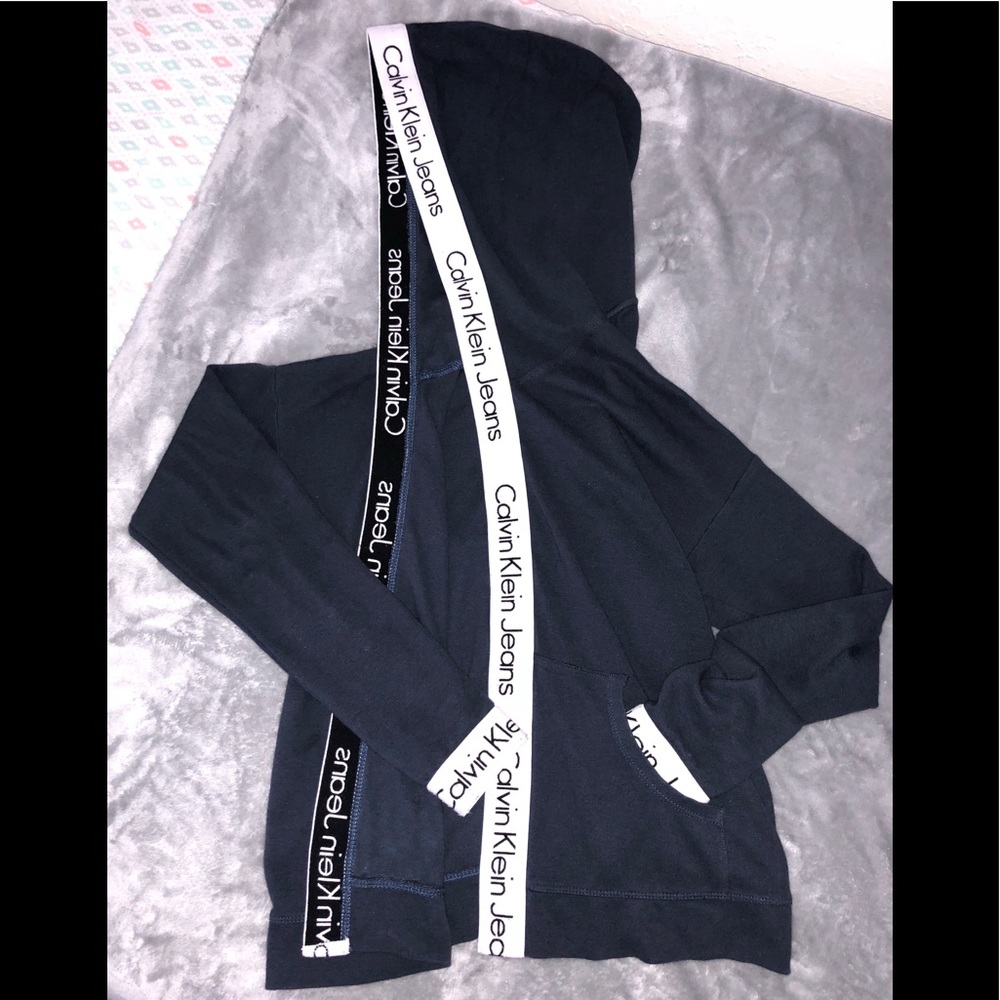 Calvin Klein’s cardigan!!